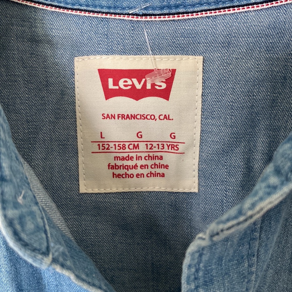 Levi’s denim shirt; size large;NWT - Picture 5 of 9